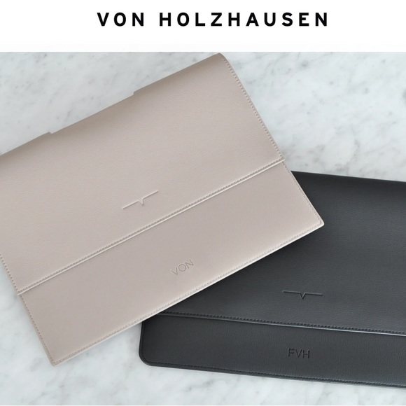 NWT The MacBook Portfolio 13-inch - Picture 5 of 6